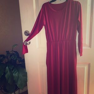 Super cute floor length maxi